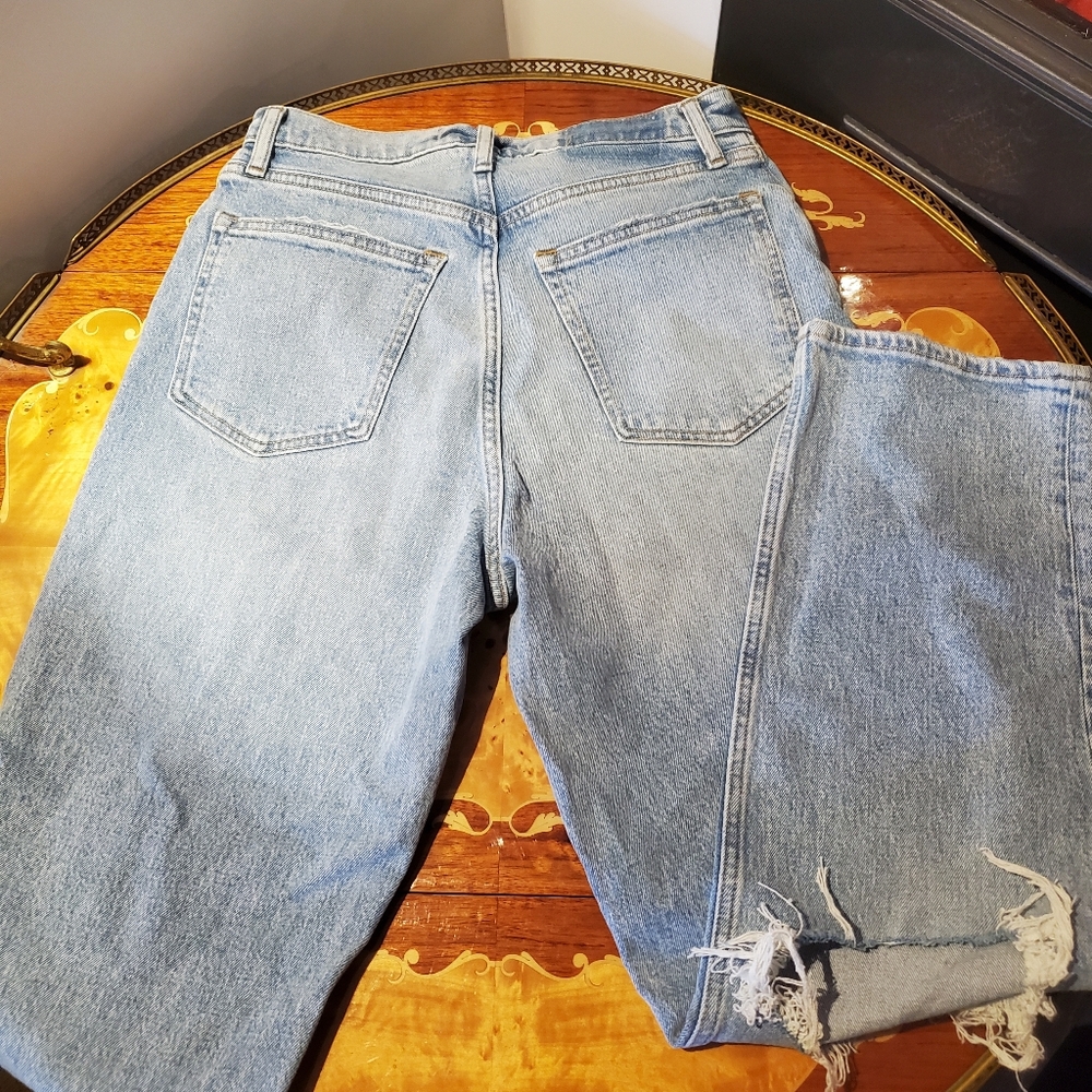 A&F 90s Straight Ultra High Rise Ripped Denim - Picture 6 of 6